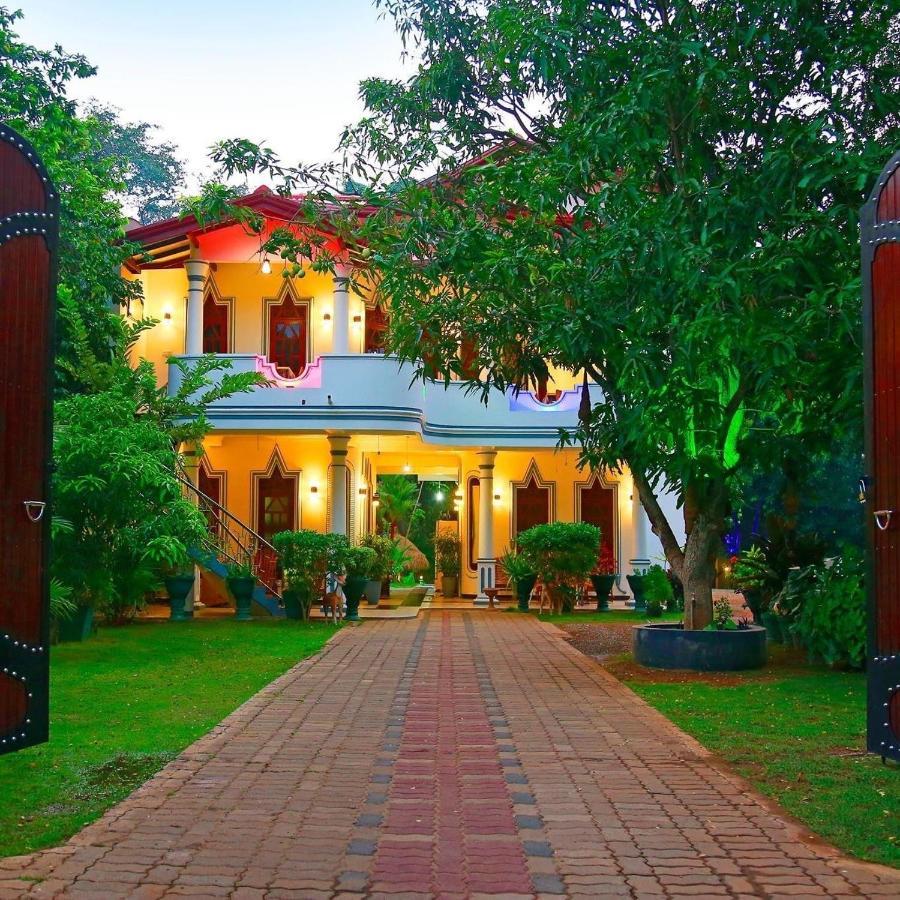 Hotel River Front Tissamaharama Exterior foto