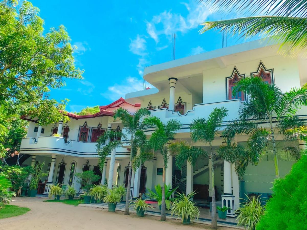Hotel River Front Tissamaharama Exterior foto