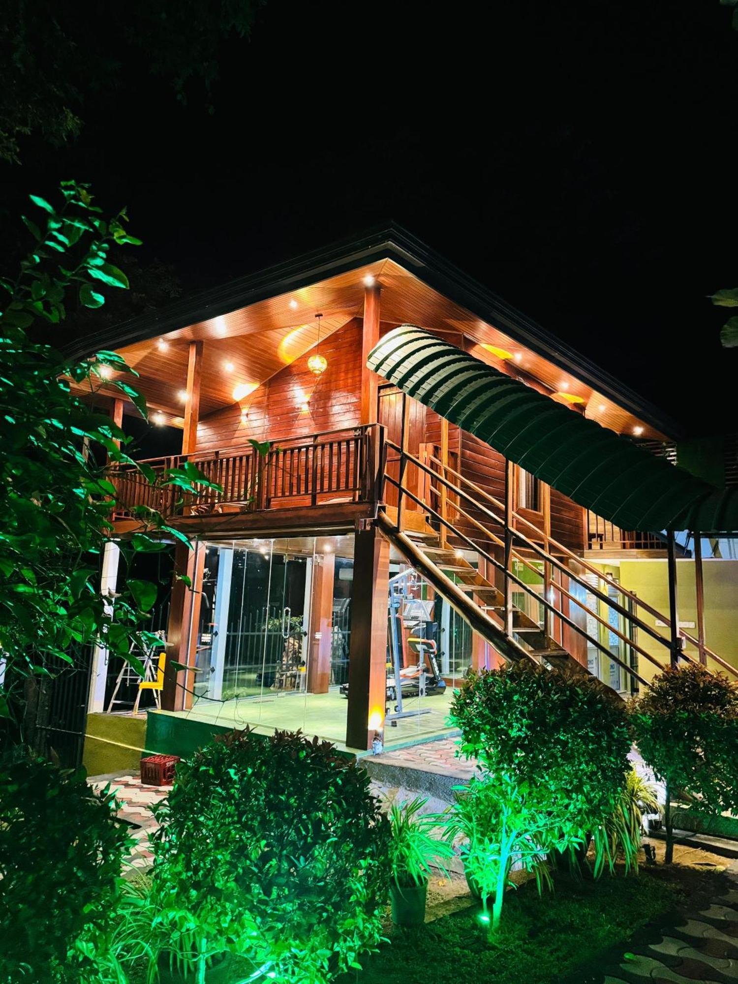 Hotel River Front Tissamaharama Exterior foto